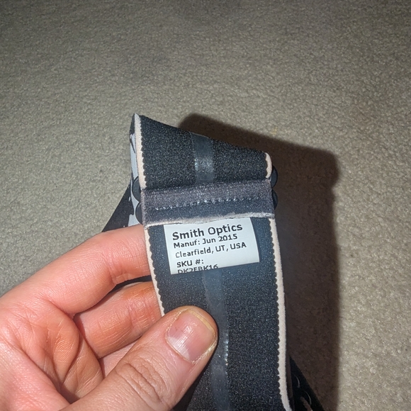 SMITH Black Goggles with Brown Tint - Picture 5 of 9